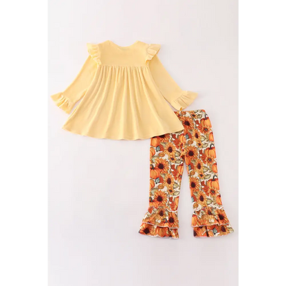 Beige velvet pumpkin girl ruffle pants set - Set